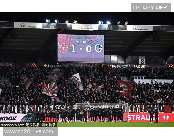 英超焦点战本菲卡小胜曼联争议判罚引发全场热议 英超焦点战本菲卡小胜曼联争议判罚引发全场热议