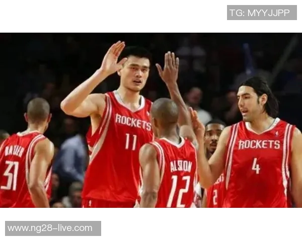 姚明在上海的家园生活与篮球梦想交织的温馨故事