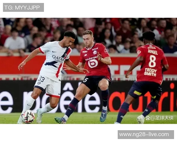 西甲激战巴黎圣日耳曼大胜拜仁红牌事件引发全场热议与争议