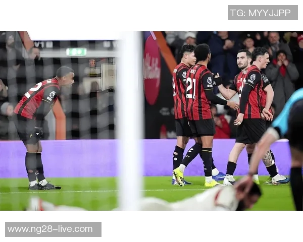 本菲卡狂胜利物浦6-2友谊赛激战引发全场热烈反响