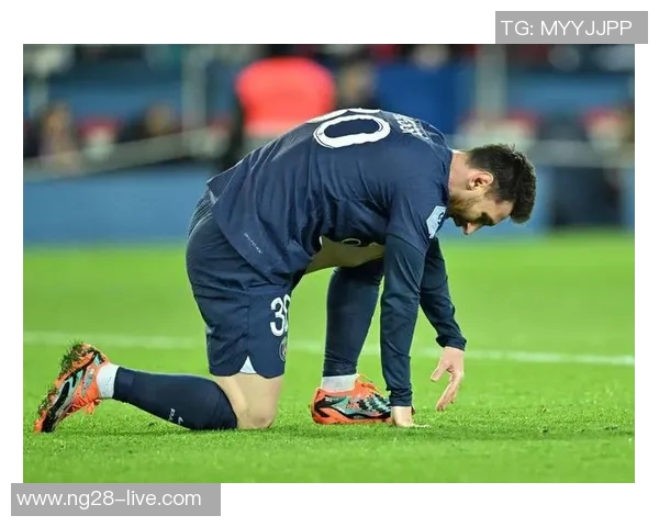 足总杯精彩对决里昂3-0击败巴黎圣日耳曼点球大战引发全场狂欢 足总杯精彩对决里昂3-0击败巴黎圣日耳曼点球大战引发全场狂欢