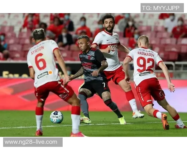 中超赛场冷门惊现本菲卡逆袭切尔西1-0引发全场震动