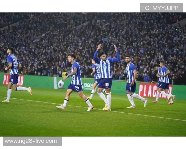 德甲激战本菲卡与波尔图战成平局乌龙球引发全场狂欢与十大精彩进球回顾